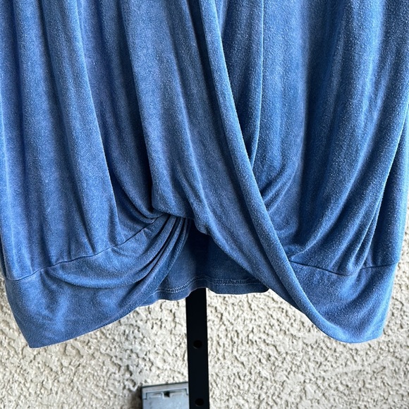 Harlow & Graham Twist Front T-Shirt - Picture 3 of 11